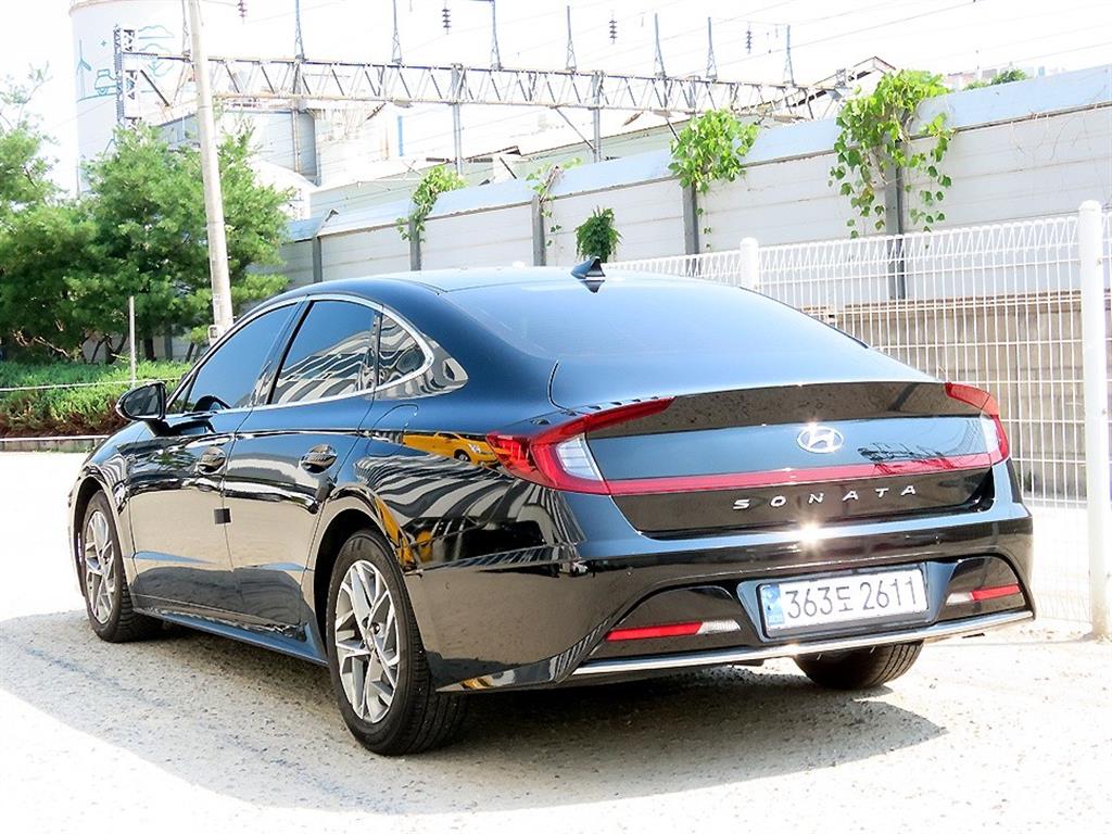 HYUNDAI Sonata - Vista 3