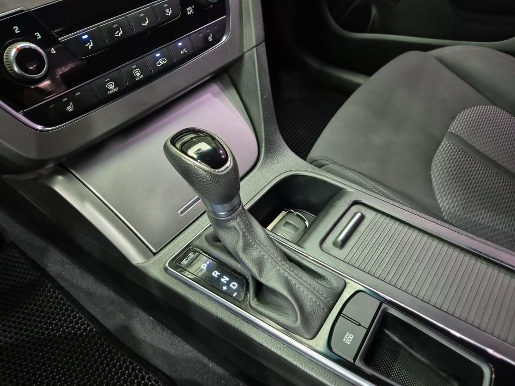 HYUNDAI Sonata - Vista 10