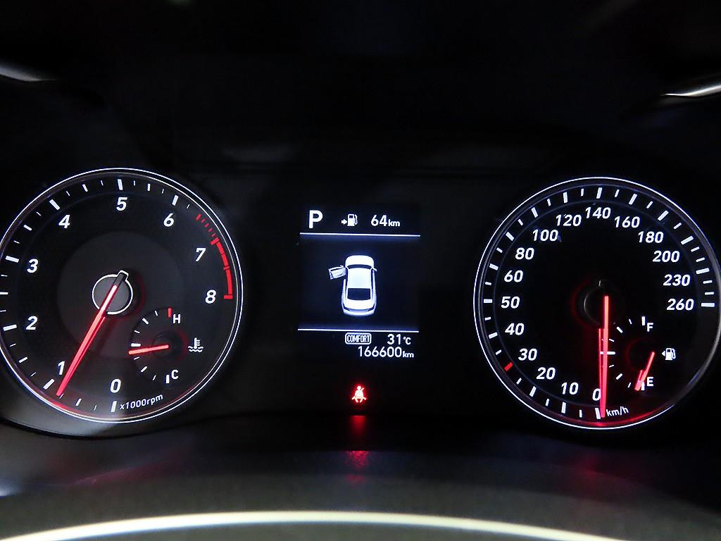 Genesis G70 - Vista 11