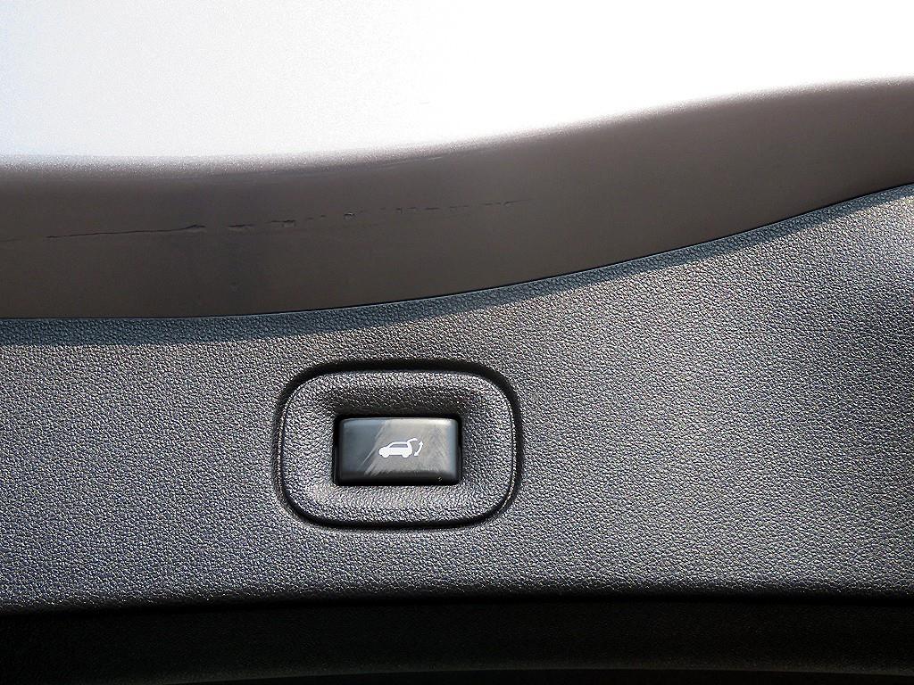 SAMSUNG QM6 - Vista 8