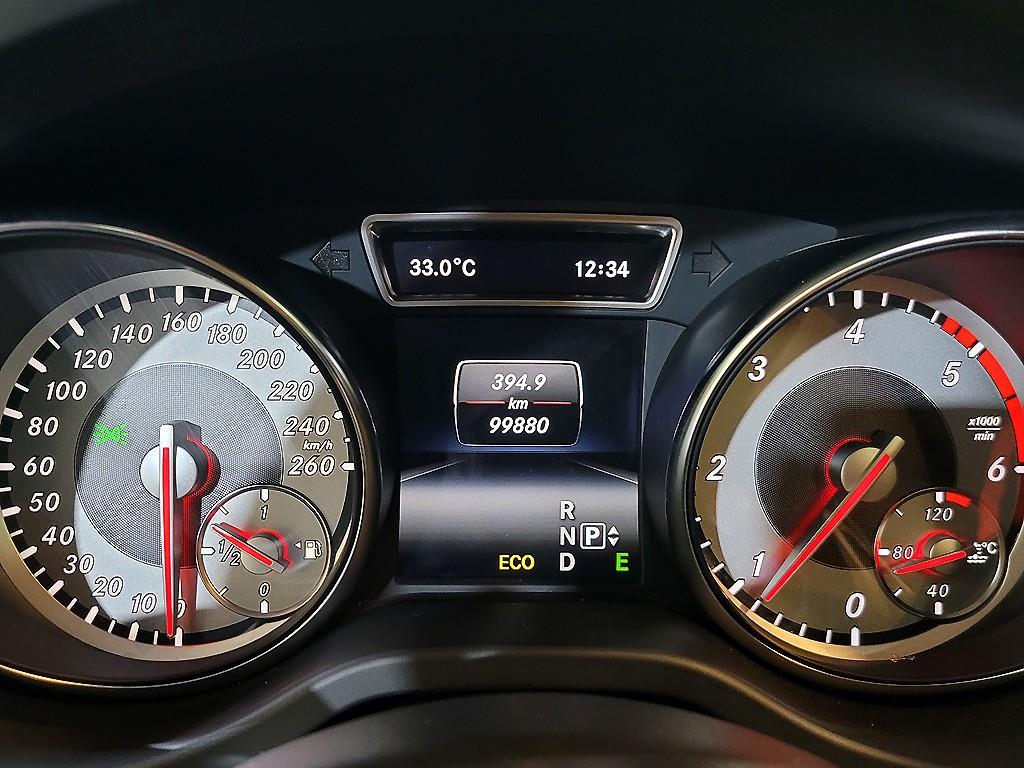 Mercedes Benz GLA Class - Vista 12