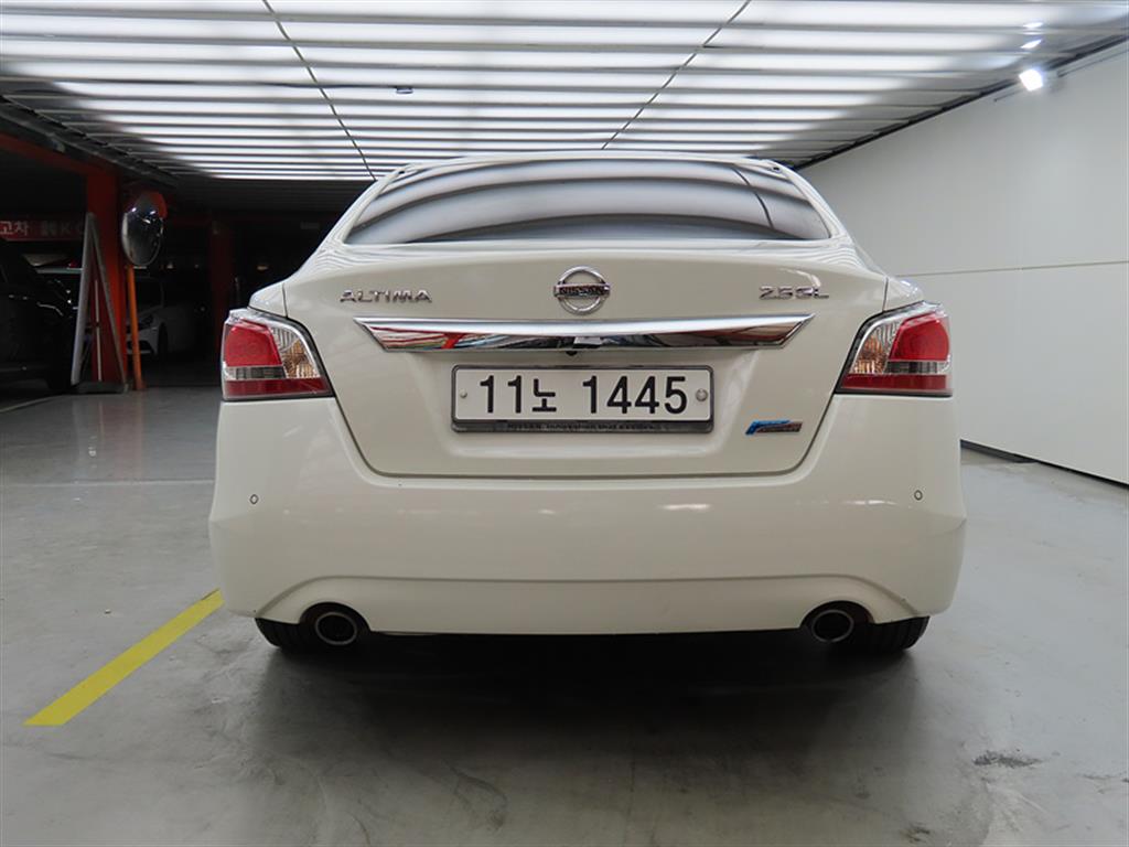 Nissan Altima - Vista 3