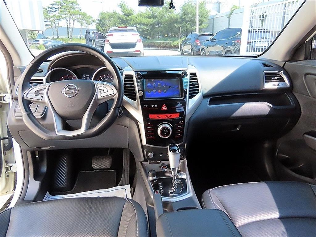 Ssangyong Tivoli - Vista 9