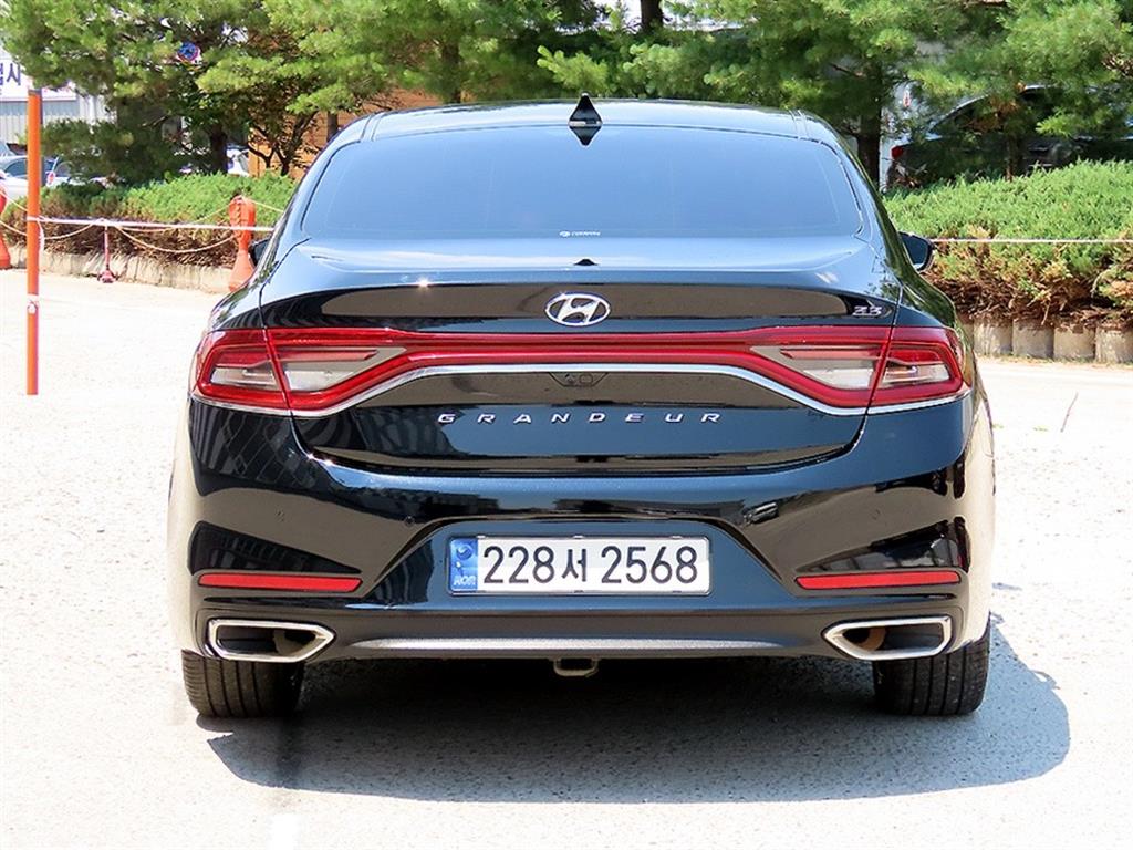 HYUNDAI Grandeur - Vista 6