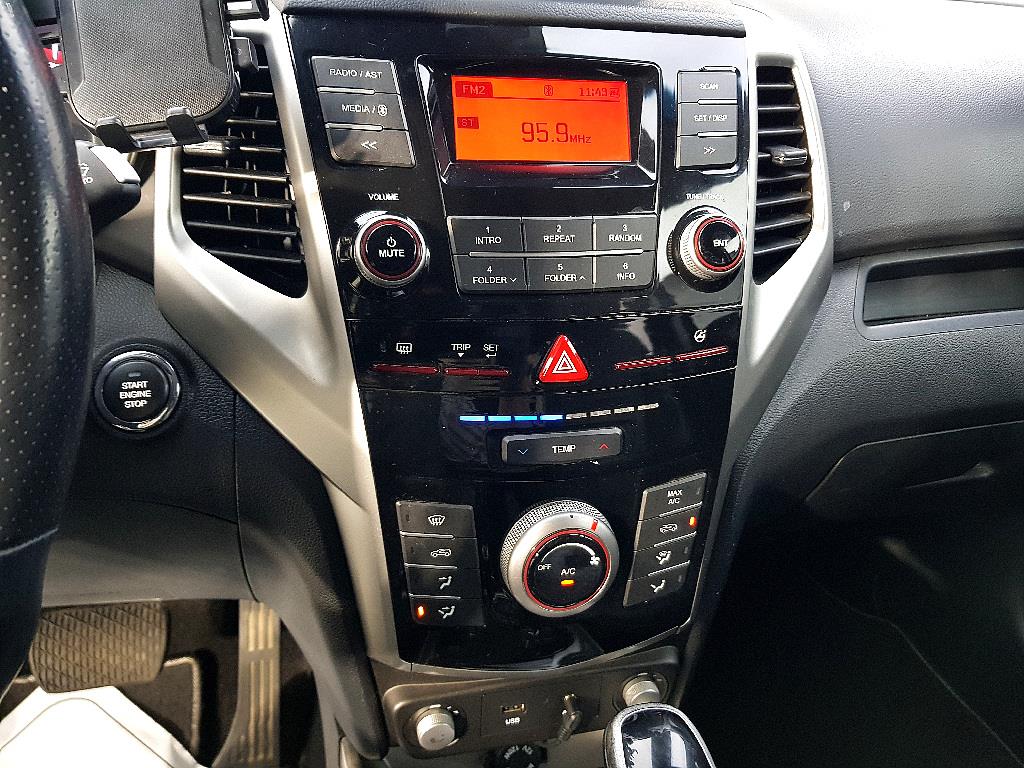Ssangyong Tivoli 2015 Azul - Importación desde Corea - HF Imports Iquique - Foto 15