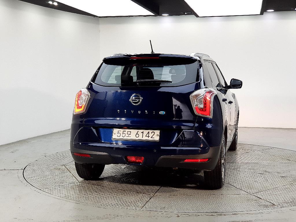 Ssangyong Tivoli - Vista 3