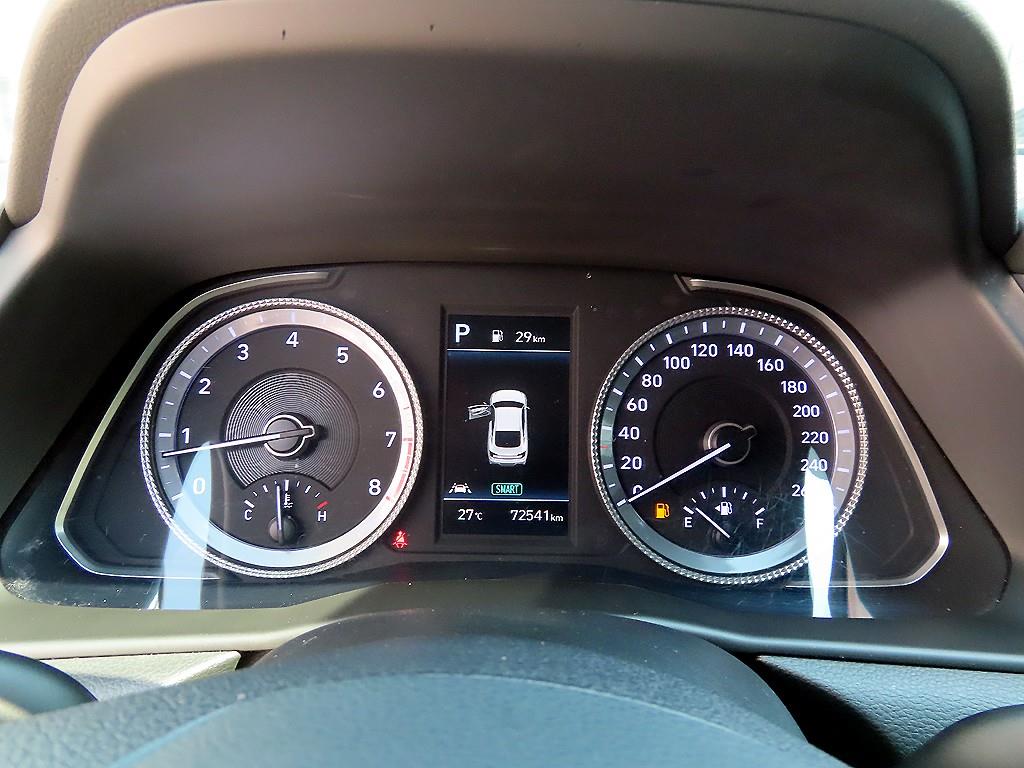 HYUNDAI Sonata - Vista 11