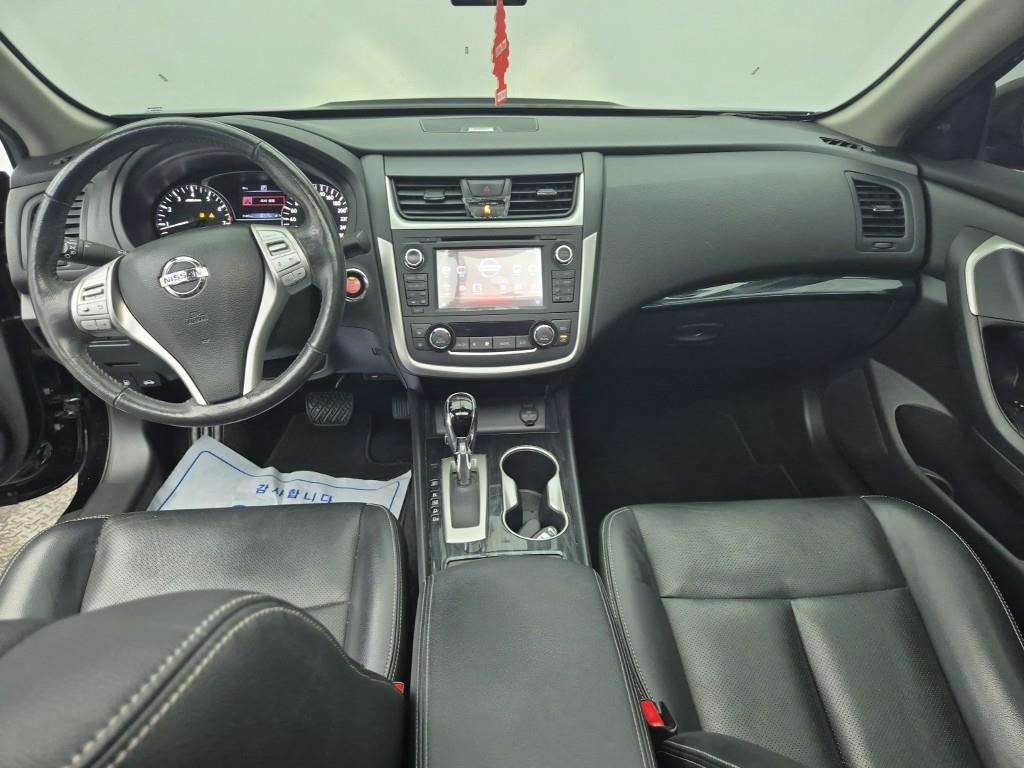 Nissan Altima - Vista 7