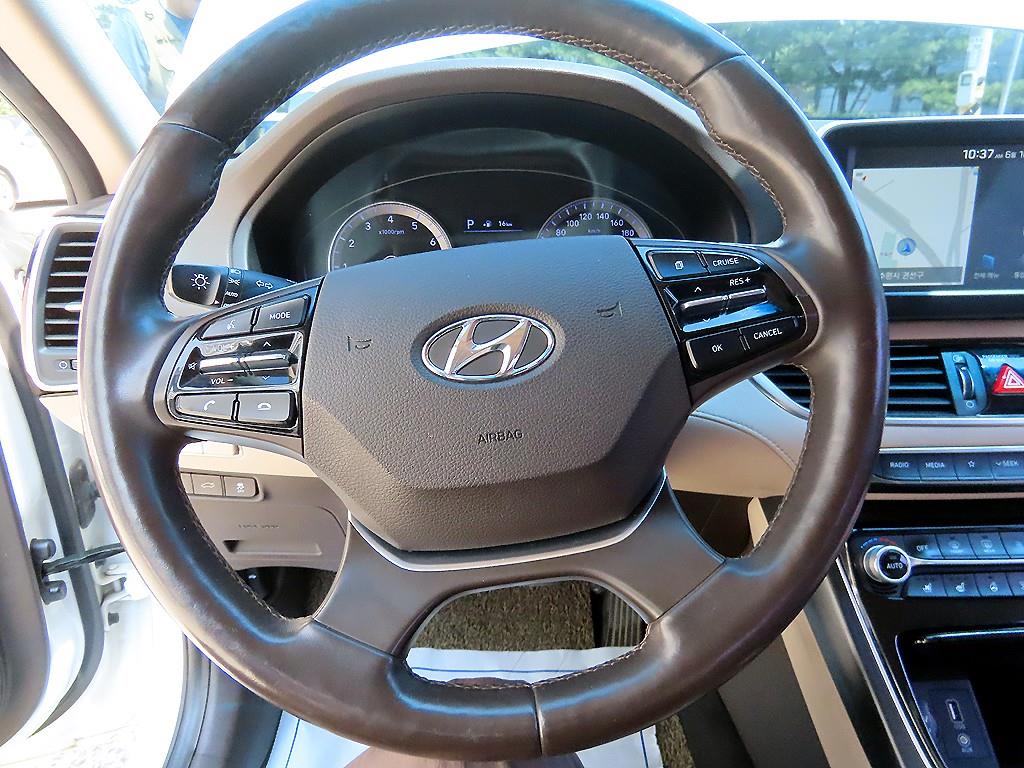 HYUNDAI Grandeur - Vista 10