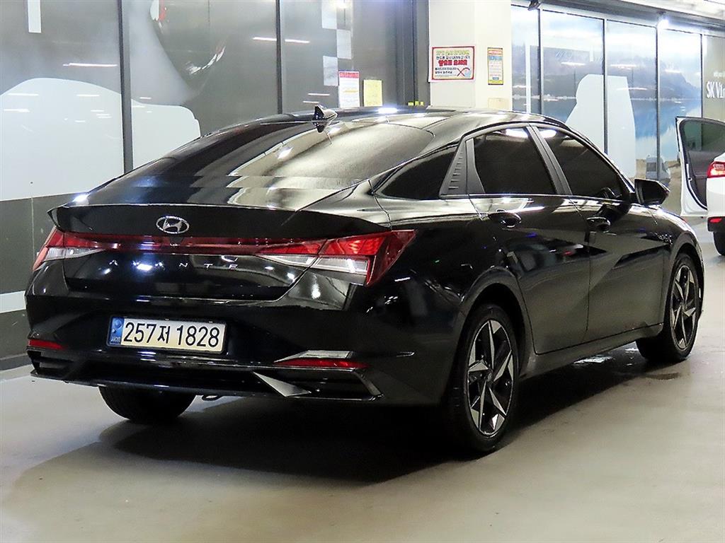 HYUNDAI Avante - Vista 6