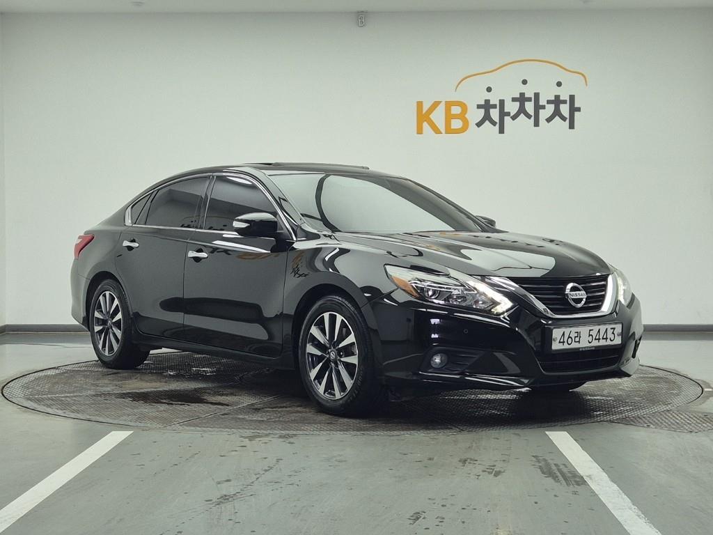 Nissan Altima - Vista 2