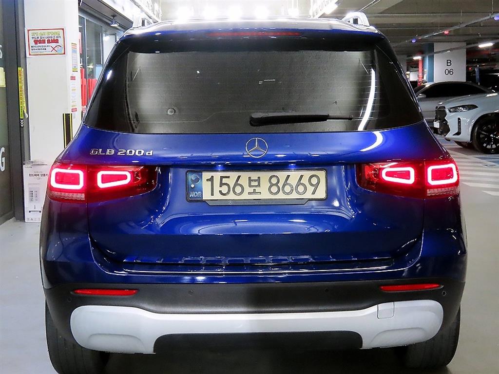 Mercedes Benz GLB Class - Vista 7