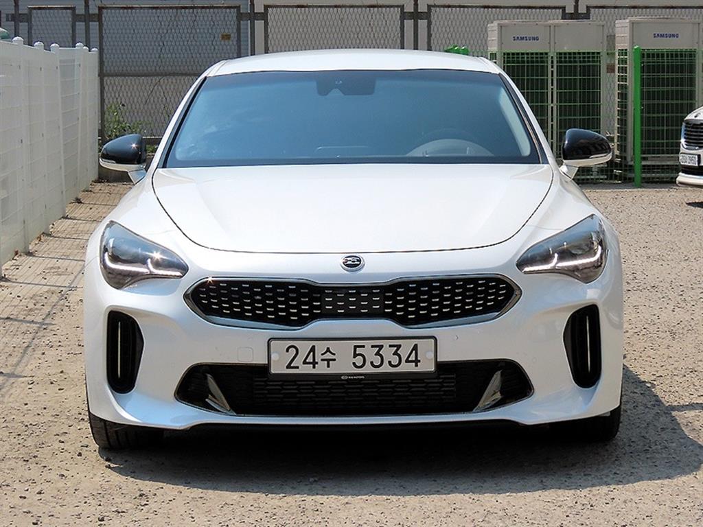 KIA Stinger 2017 Blanco - Importación desde Corea - HF Imports Iquique - Foto 1