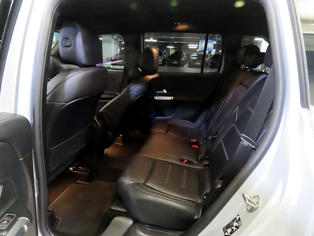Mercedes Benz GLB Class - Vista 9