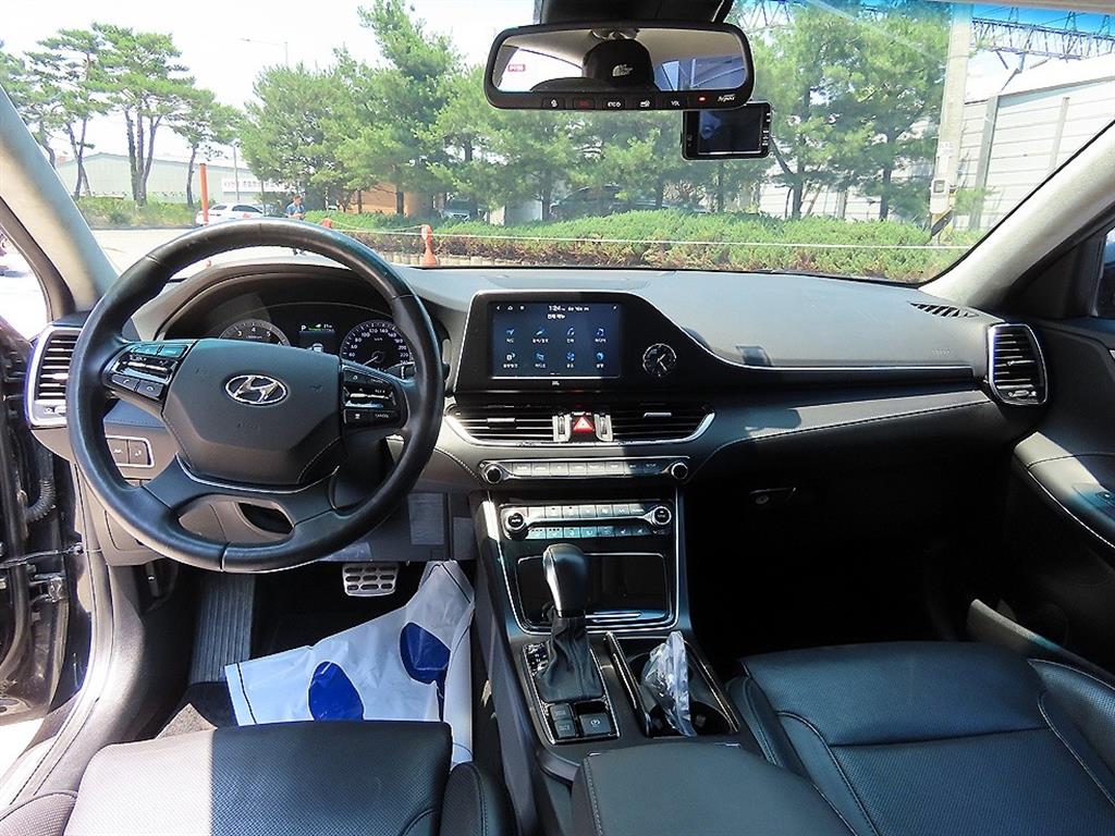 HYUNDAI Grandeur - Vista 9