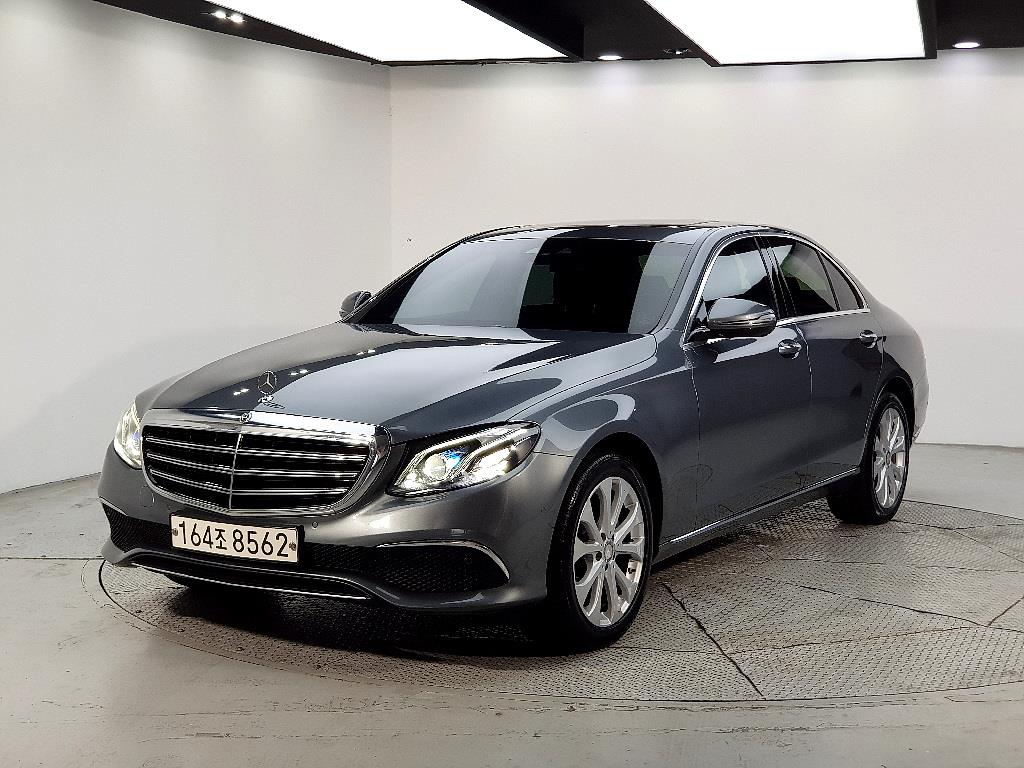 Mercedes Benz E class 2017 Gris - Importación desde Corea - HF Imports Iquique - Foto 1