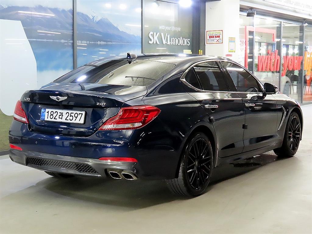 Genesis G70 - Vista 6