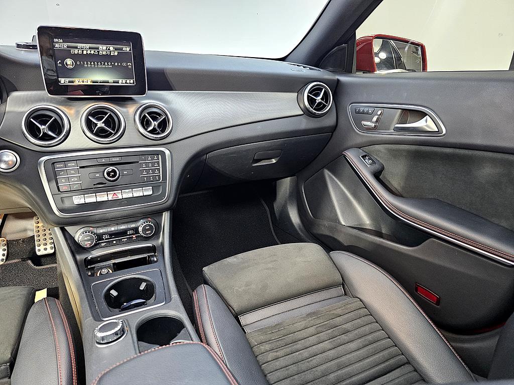 Mercedes Benz CLA Class - Vista 12