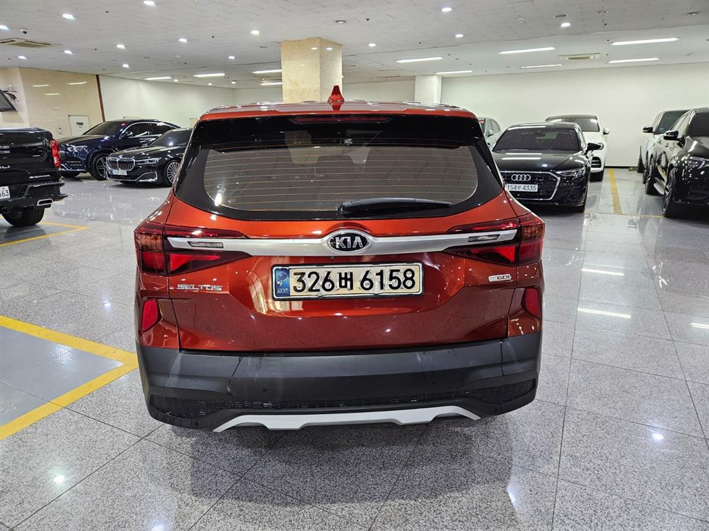 KIA Seltos - Vista 6