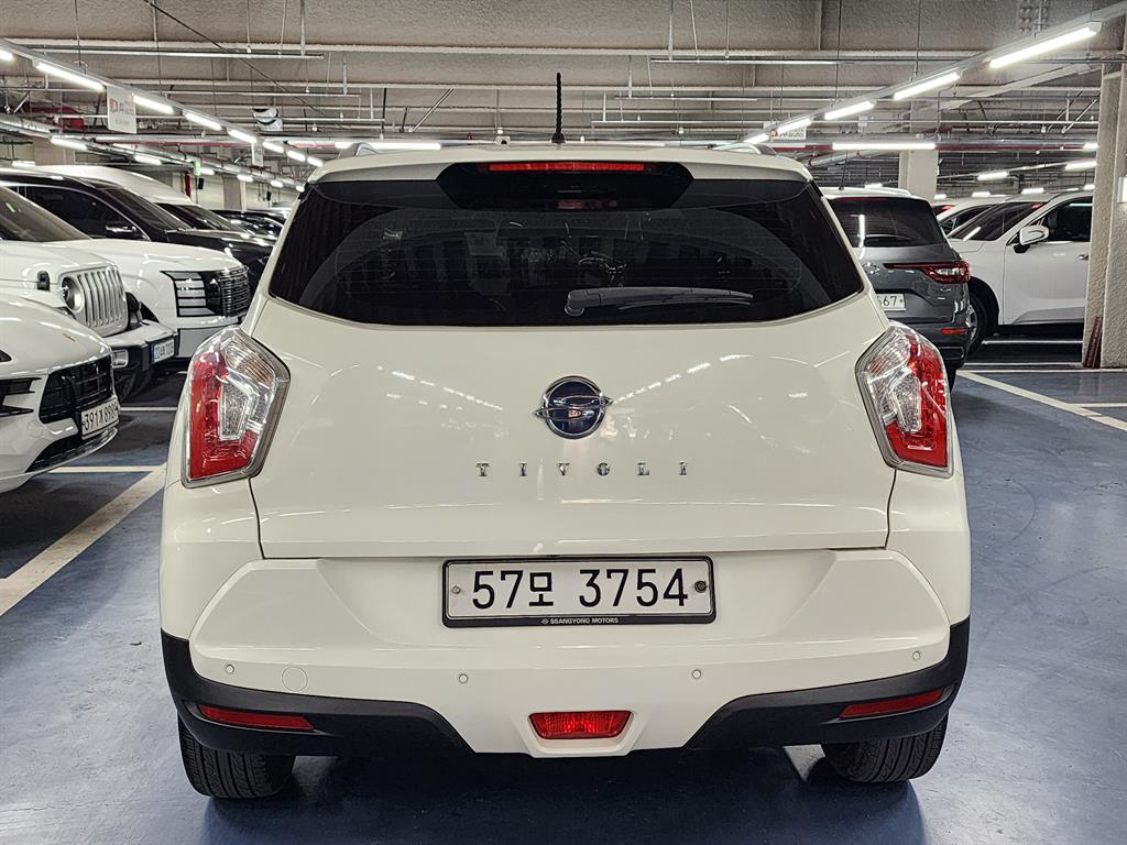 Ssangyong Tivoli - Vista 3