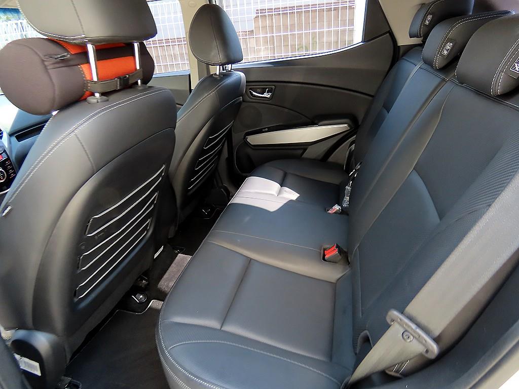 Ssangyong Tivoli - Vista 8