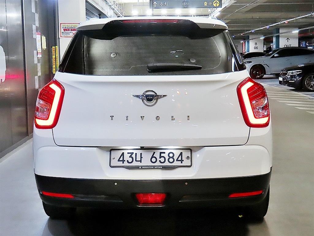 Ssangyong Tivoli - Vista 7