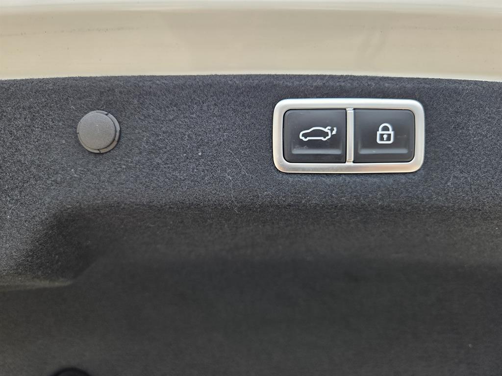 HYUNDAI Grandeur - Vista 10