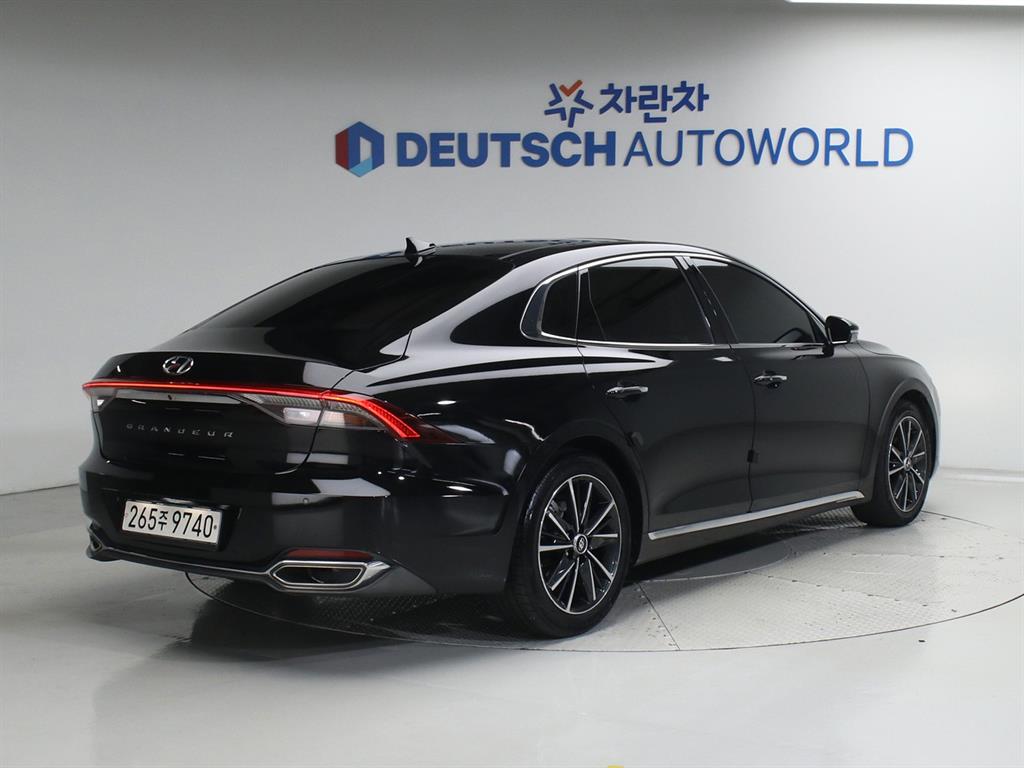 HYUNDAI Grandeur - Vista 3