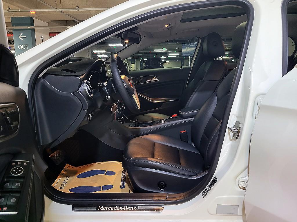 Mercedes Benz GLA Class - Vista 9