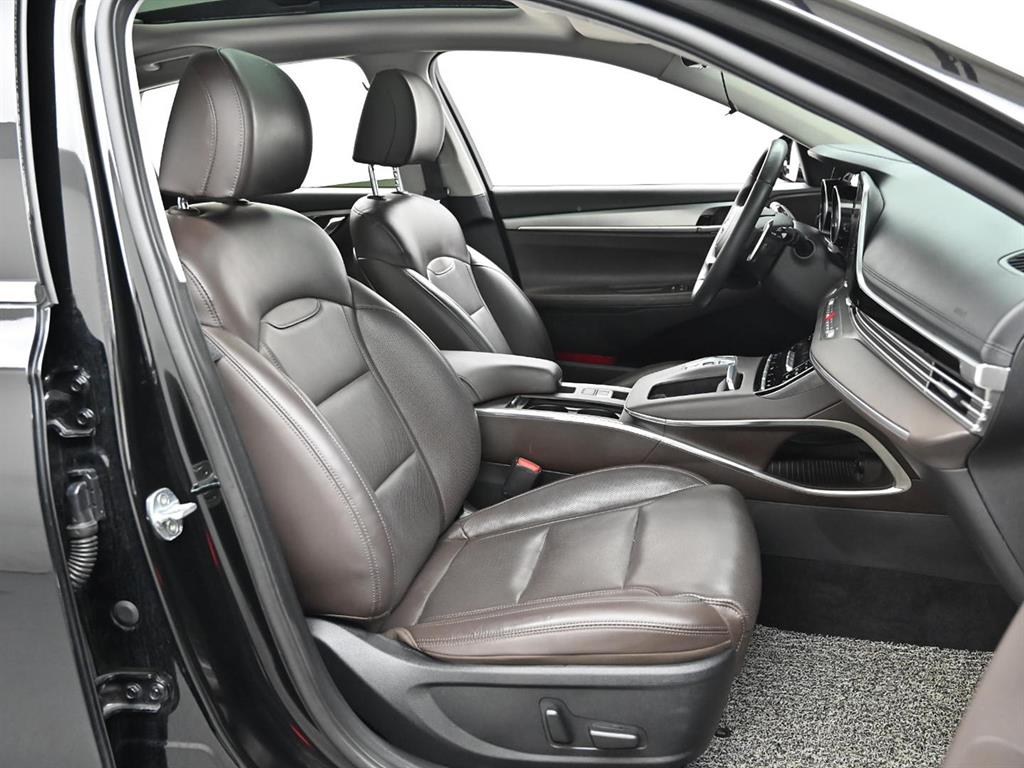 HYUNDAI Grandeur - Vista 12