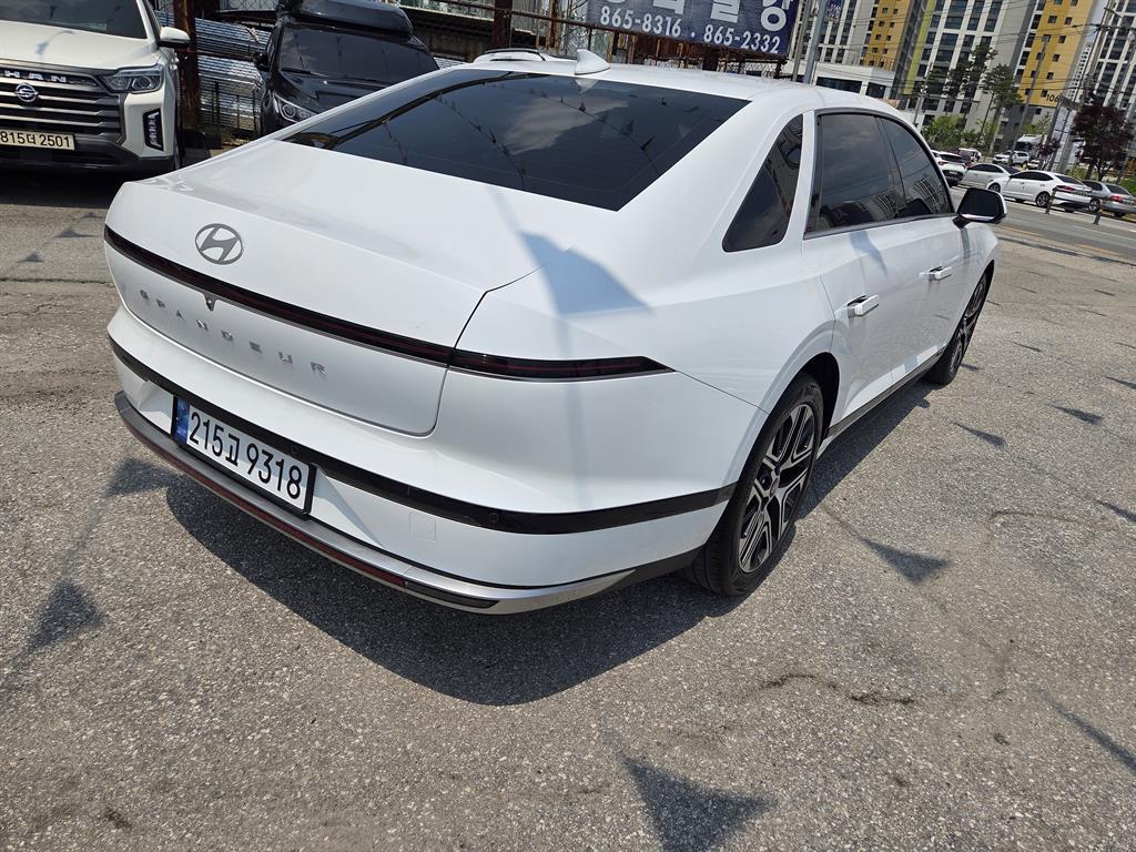 HYUNDAI Grandeur - Vista 3