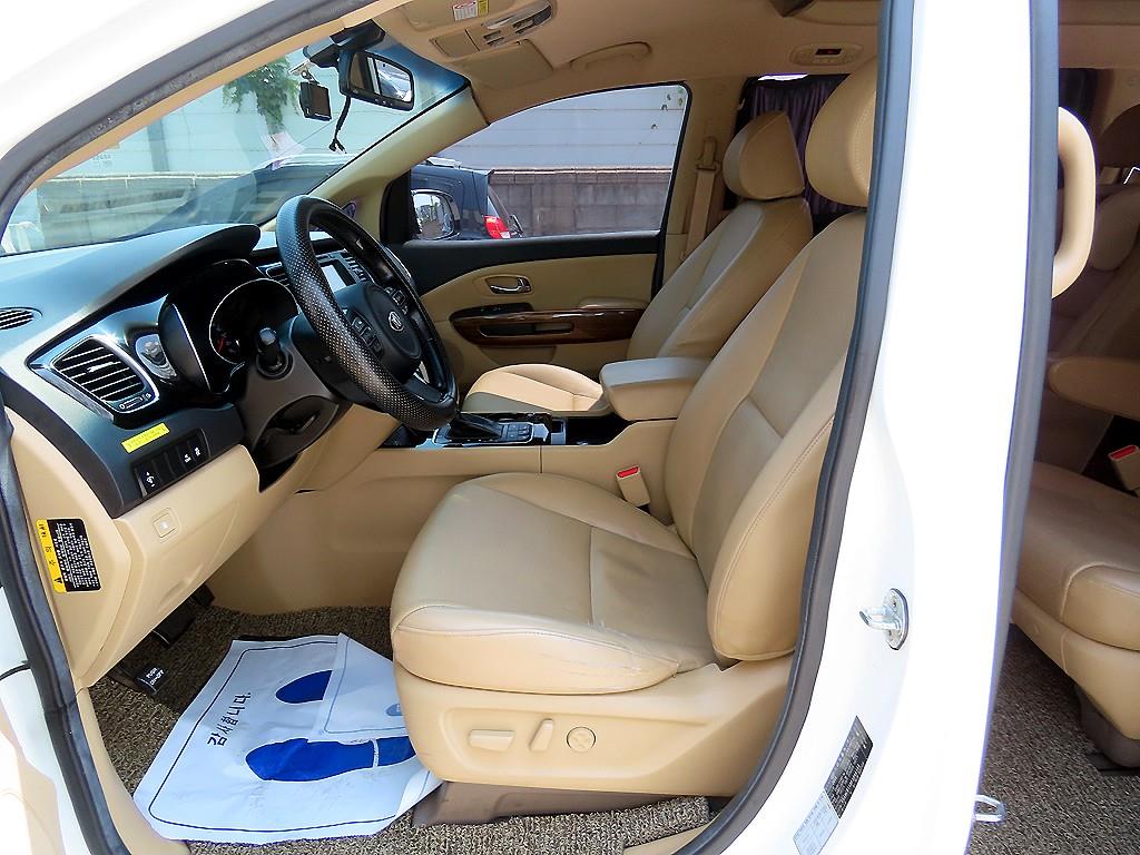 KIA Carnival - Vista 7