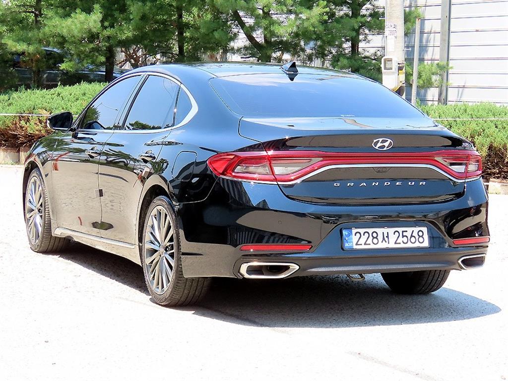 HYUNDAI Grandeur - Vista 3