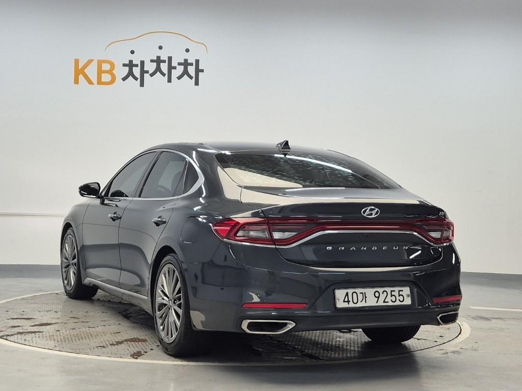 HYUNDAI Grandeur - Vista 2