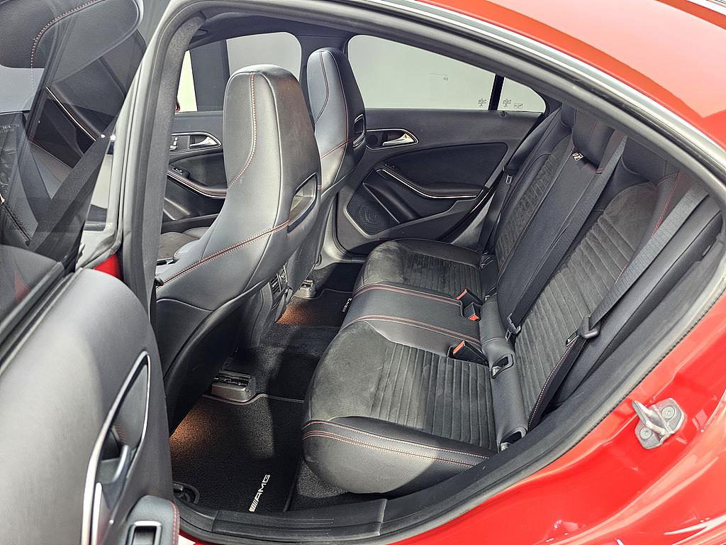 Mercedes Benz CLA Class - Vista 11