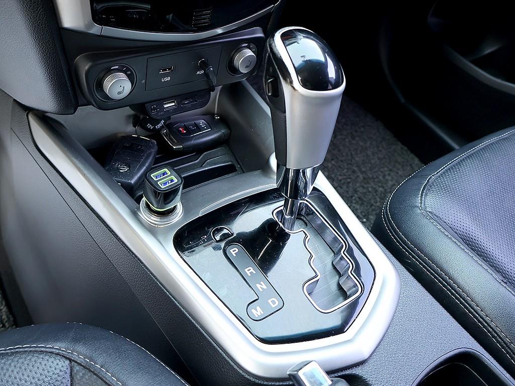 Ssangyong Tivoli - Vista 9