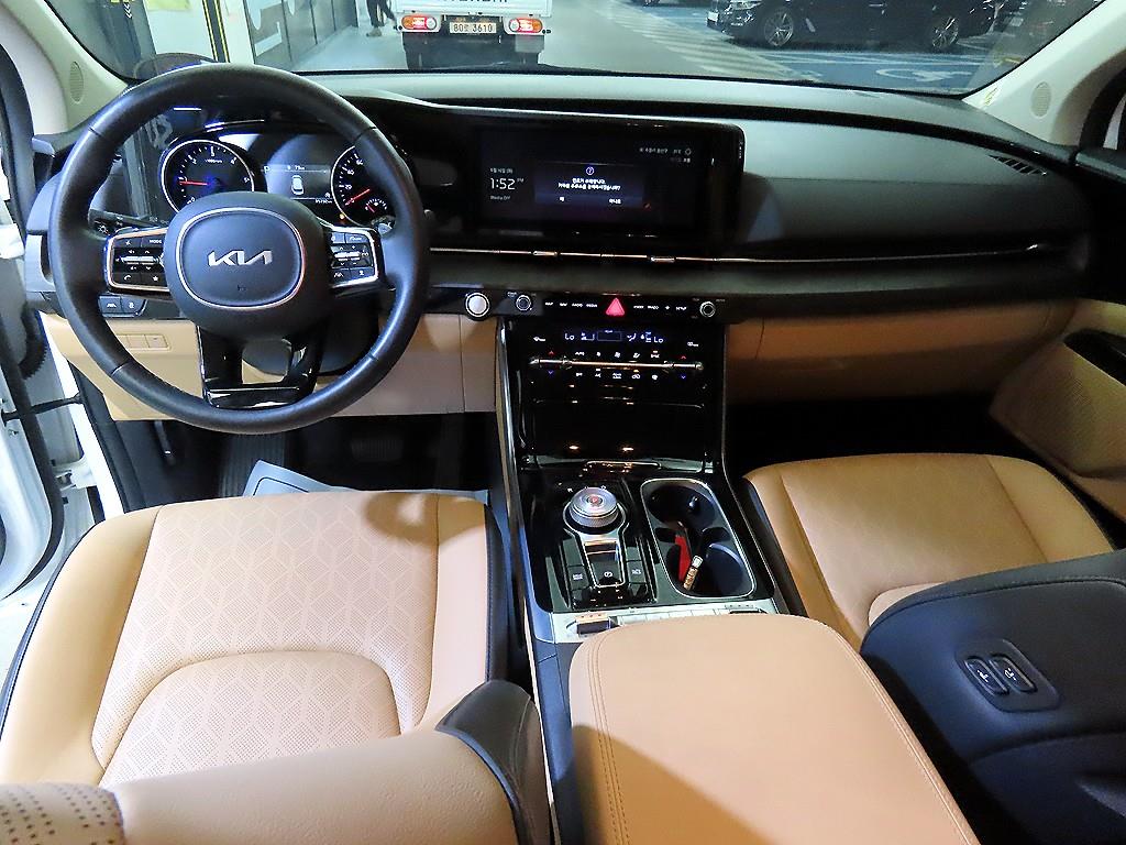 KIA Carnival - Vista 12