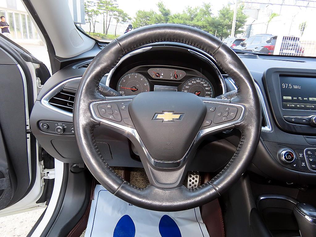 Chevrolet Malibu - Vista 10