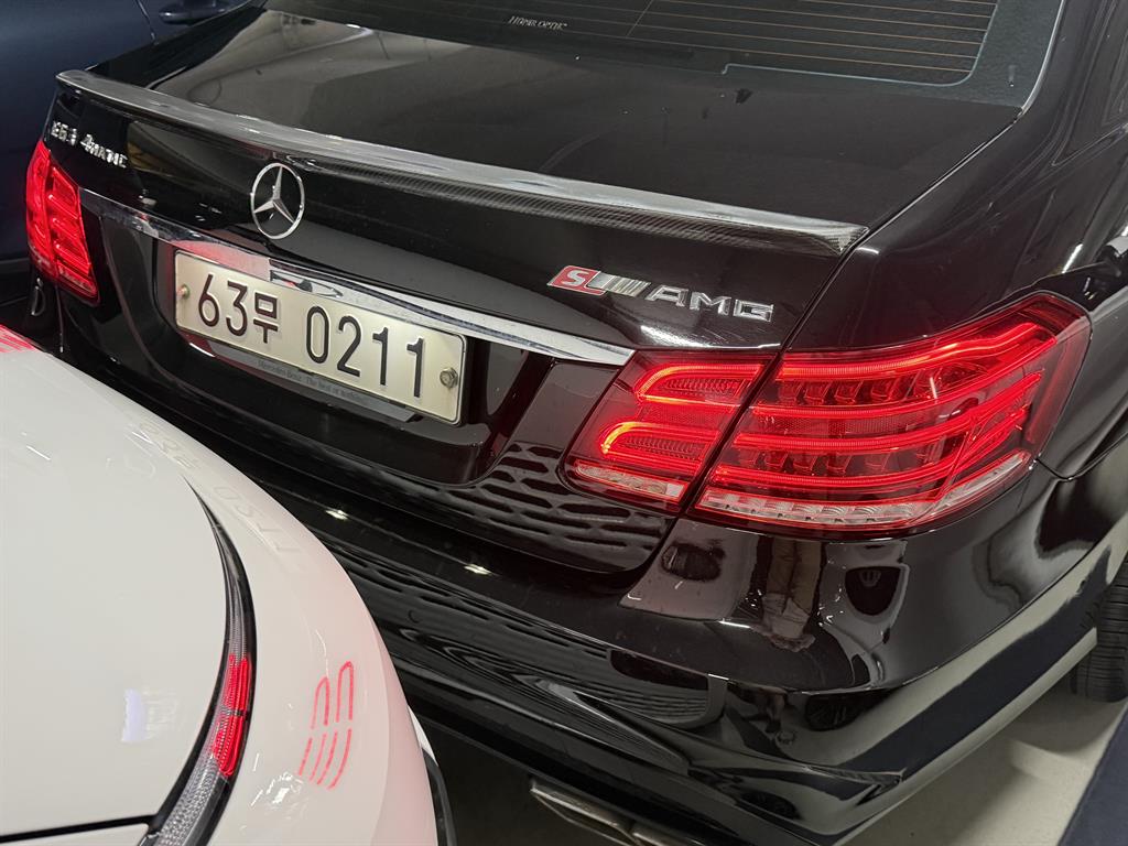 Mercedes Benz E class - Vista 2