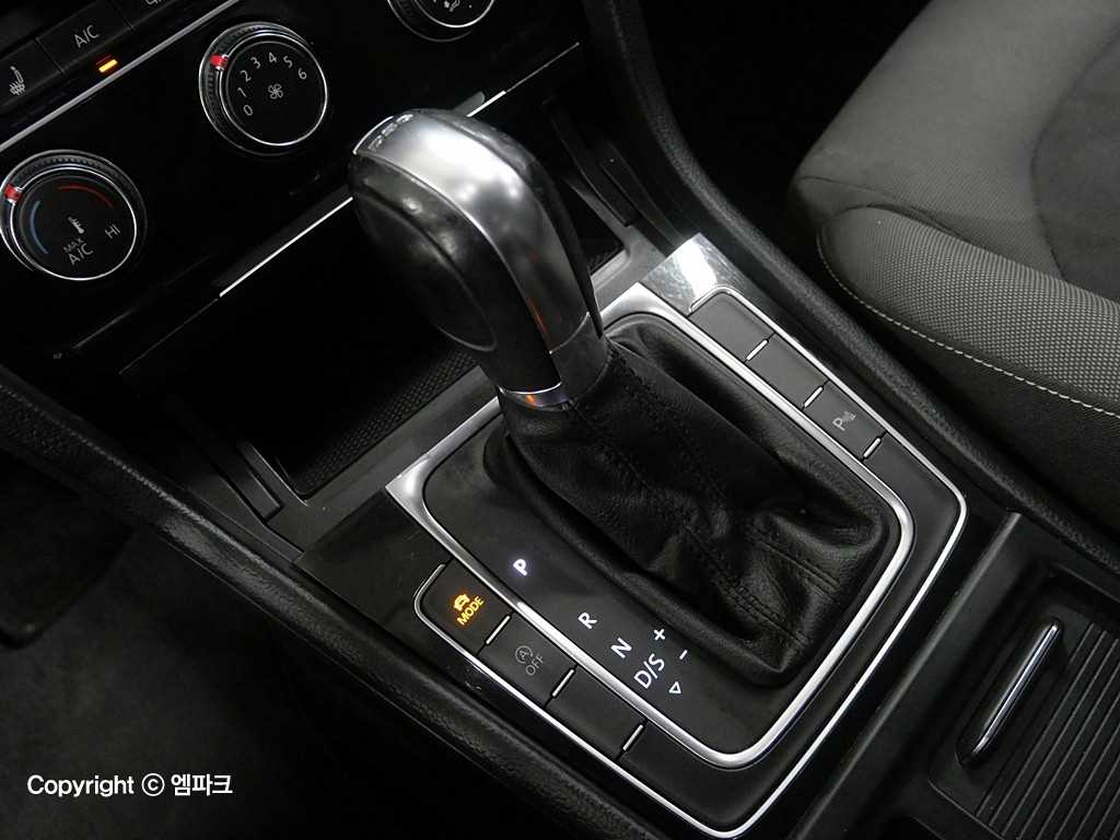 Volkswagen Golf 2013 Negro - Importación desde Corea - HF Imports Iquique - Foto 16