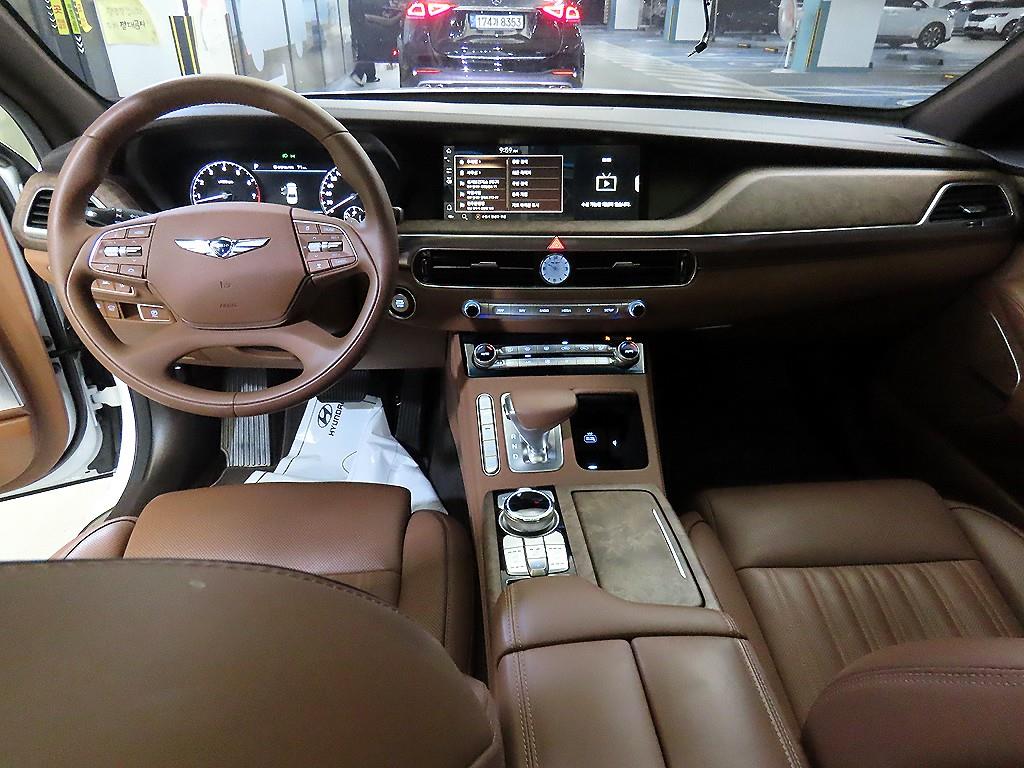 Genesis G90 - Vista 12
