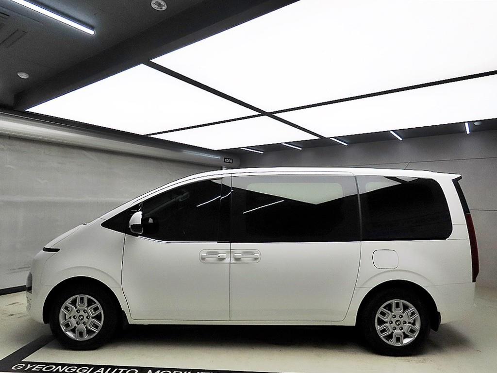 HYUNDAI Staria - Vista 6