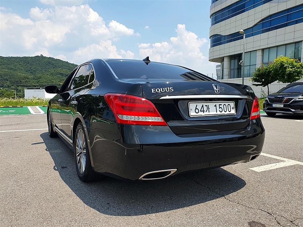 HYUNDAI Equus - Vista 6
