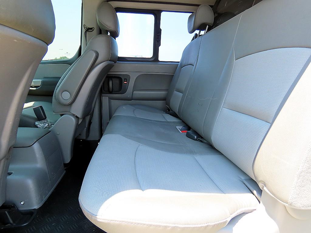 HYUNDAI Starex - Vista 8