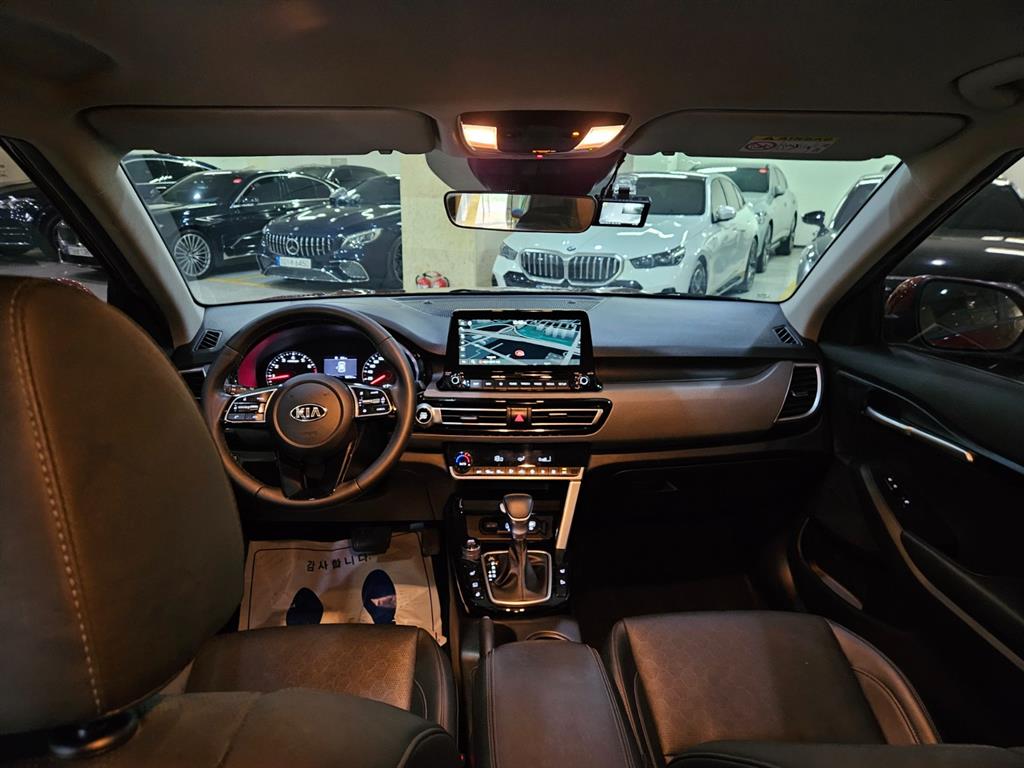 KIA Seltos - Vista 8