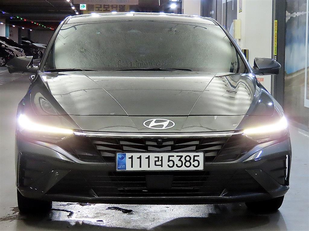 HYUNDAI Avante - Vista 2