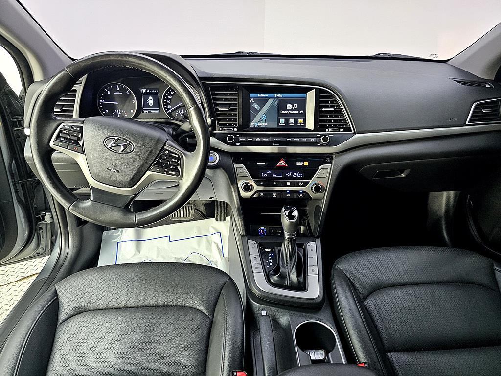 HYUNDAI Avante - Vista 7