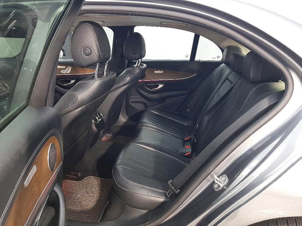 Mercedes Benz E class 2017 Gris - Importación desde Corea - HF Imports Iquique - Foto 13