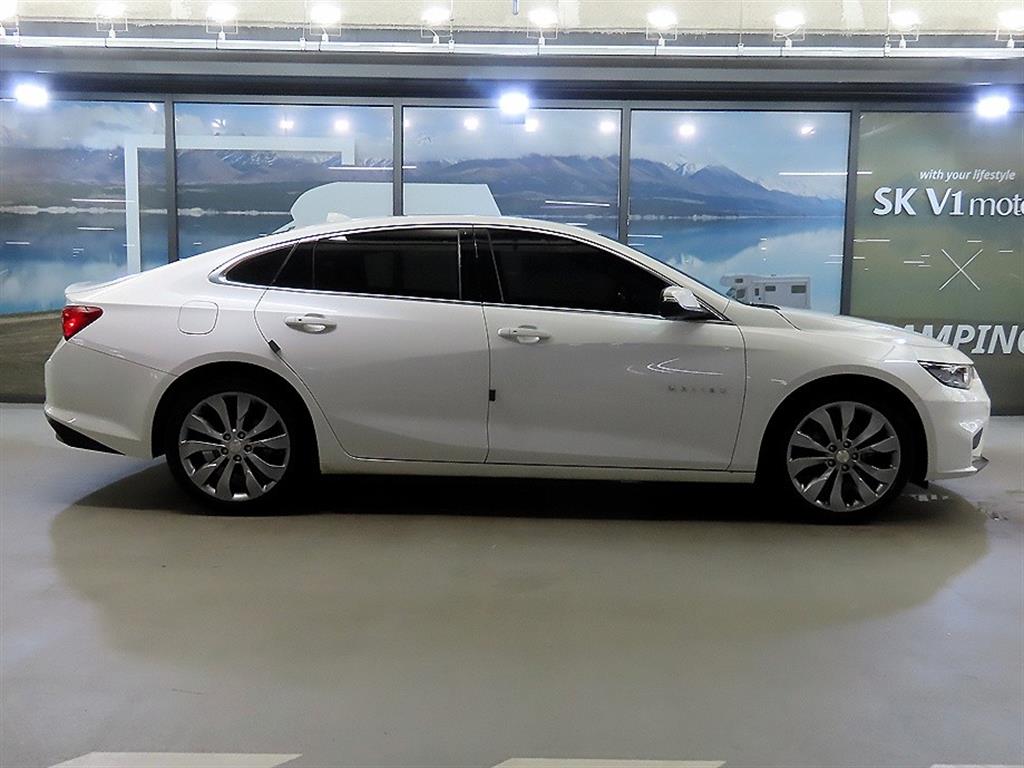 Chevrolet Malibu - Vista 3