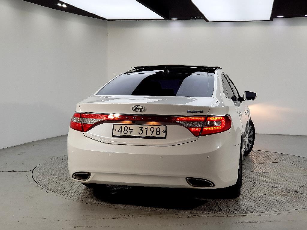 HYUNDAI Grandeur - Vista 3